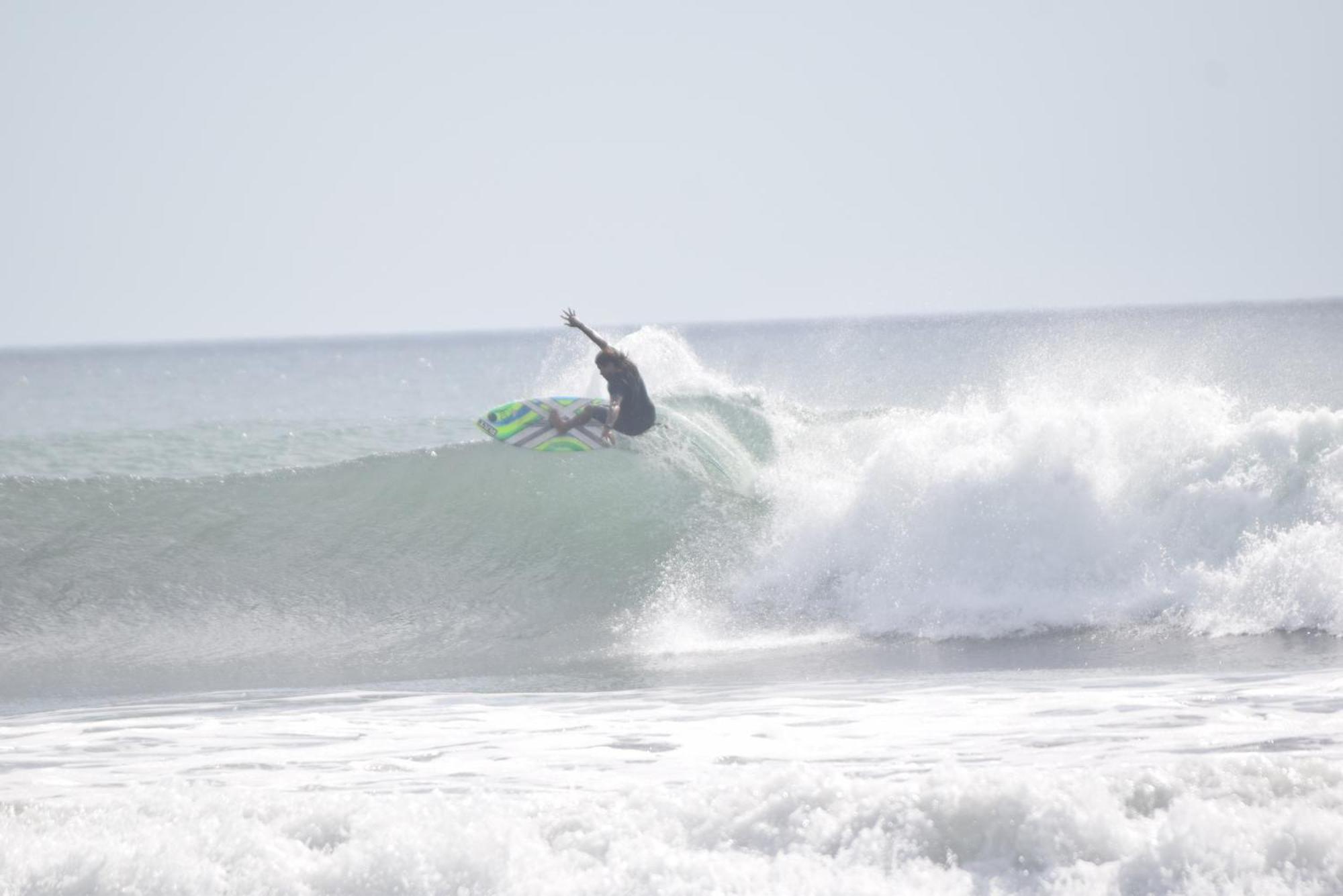 Buena Onda Surf House *